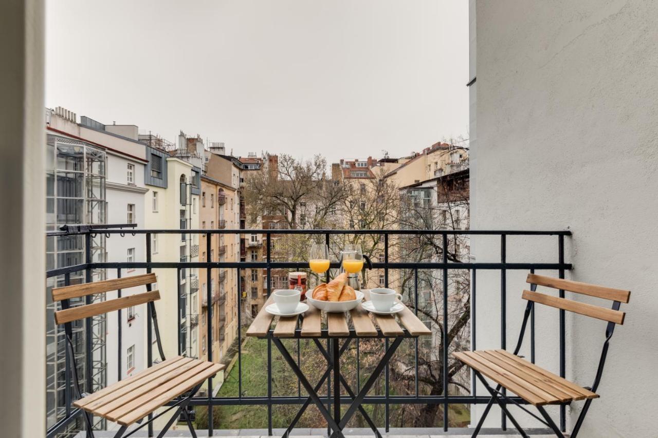Jt'S Apartments Spanelska Str. Прага Экстерьер фото