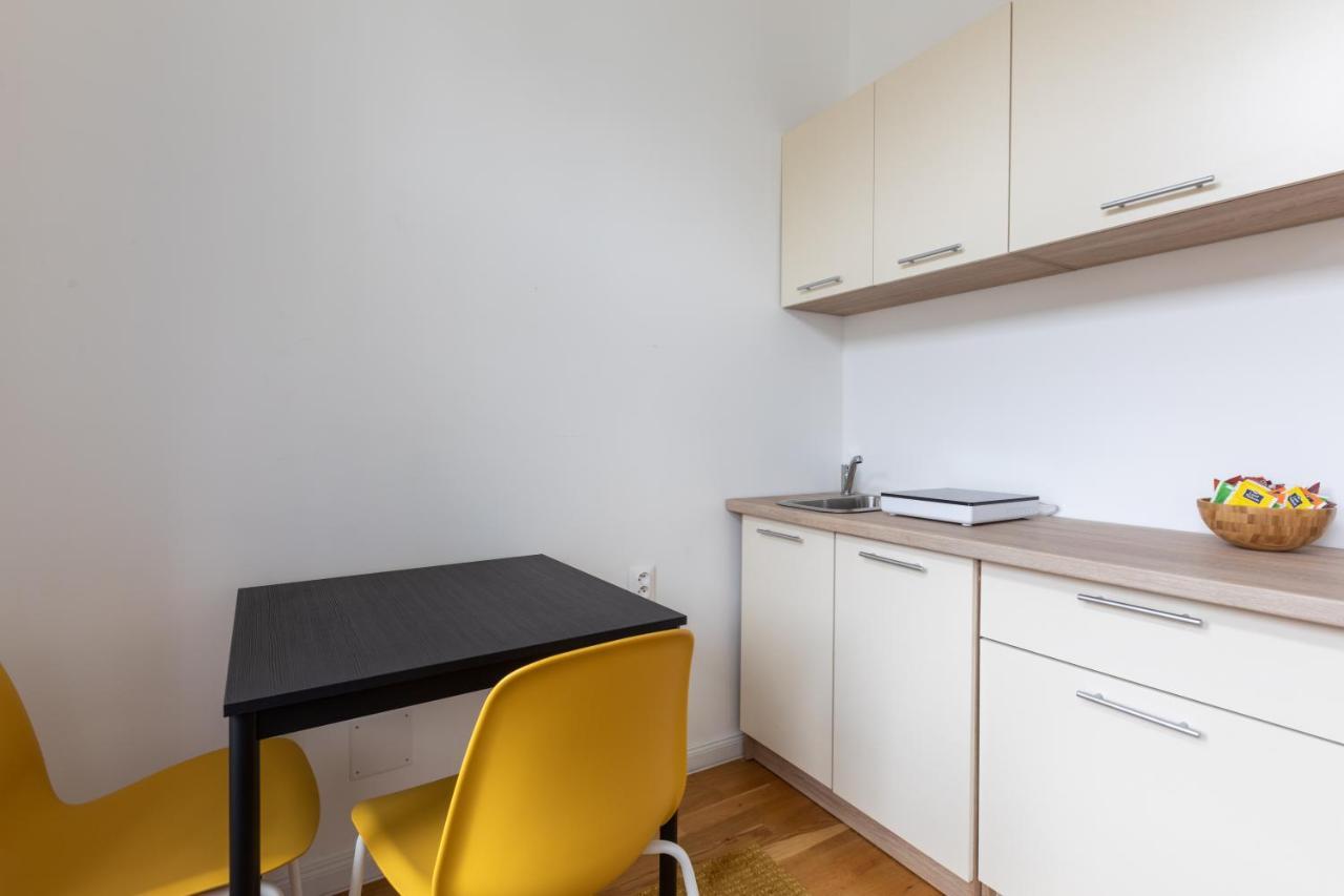 Jt'S Apartments Spanelska Str. Прага Экстерьер фото